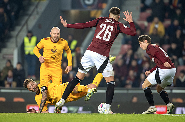 ONLINE: Sparta - Dukla, favorit se šesti změnami. Hrají Milla, Sadílek i Mercado