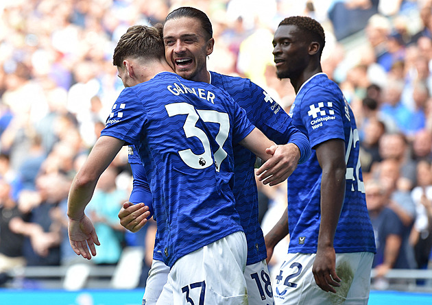 United po neproměněné penaltě pouze remizoval. Grealish zařídil výhru Evertonu