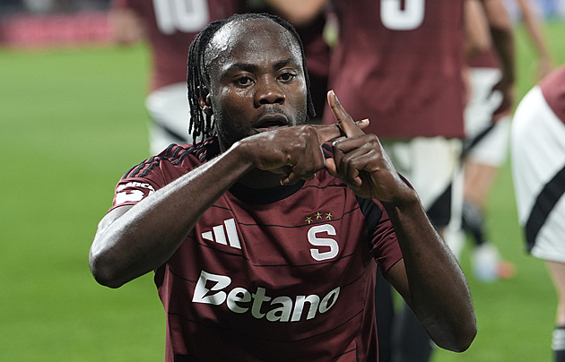 Sparta - Dukla 3:2, domácí měli s outsiderem problémy, hrdinou Uchenna