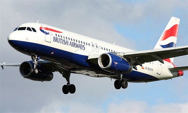 Palubu letadla British Airways muselo před cestou opustit 20 lidí. Bylo moc těžké