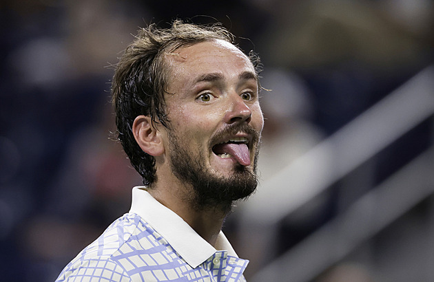 Chaos na US Open. Mečbol narušil fotograf, Medveděv zuřil a pak bitvu málem otočil