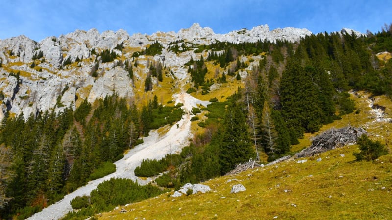 Neštěstí ve Slovinsku: V horách zahynul český turista. Opustil skupinku a zřítil se do údolí