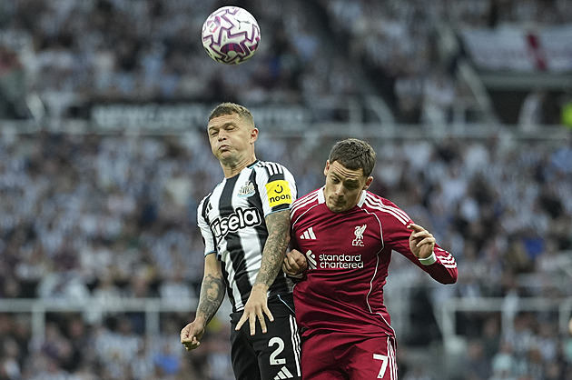 ONLINE: Newcastle - Liverpool 0:1, famózní trefa Gravenbercha posílá hosty do vedení