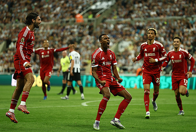 ONLINE: Newcastle - Liverpool 0:2, Ekitiké zvyšuje náskok, domácí hrají v deseti
