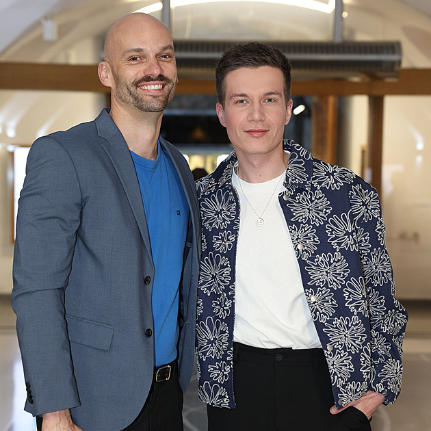 Daniel Krejčík potvrdil svatbu s ředitelem školy. Herec si vzal i jeho příjmení