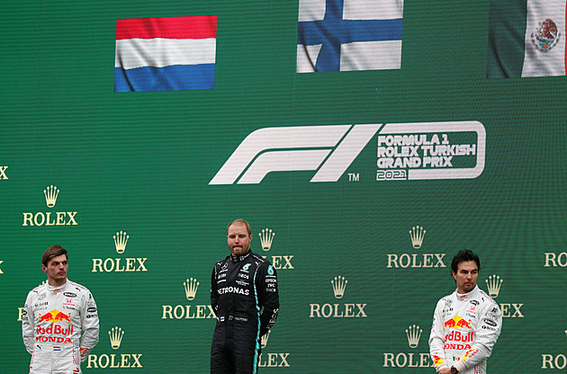 Veteránské duo pilotů pro Cadillac. Nová stáj F1 potvrdila Péreze a Bottase