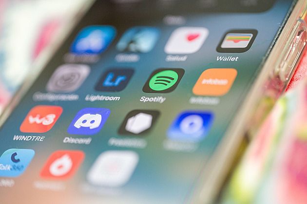 Spotify ve strachu z konkurence rozšiřuje funkce. Uživatelům nabídne chatování