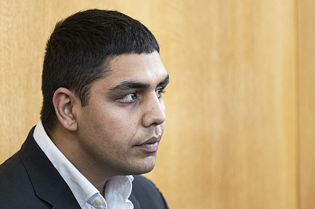 Začal soud s Afgháncem, který zabíjel v Aschaffenburgu. Čin blázna, řekl obhájce