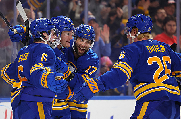 Buffalo si vyšláplo na Floridu, Palát hraje proti Tomáškovi