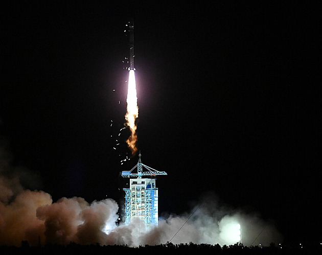 Čínské satelity navedlo nad Ukrajinu ruské zaostávání. Slouží víc Moskvě, či Pekingu?