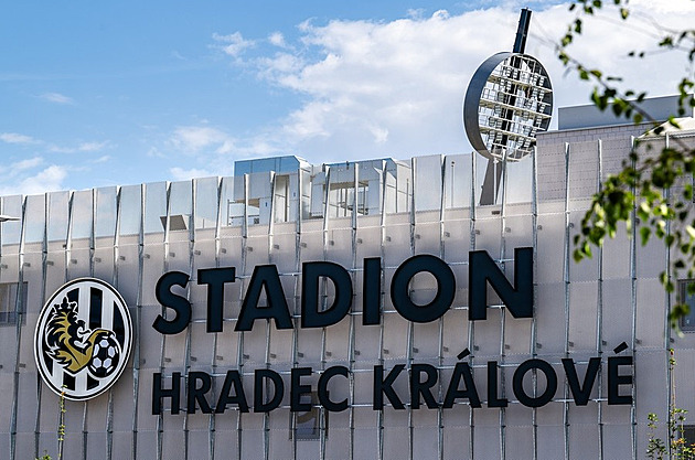 Zájemce chce dát za fotbalový Hradec desítky milionů, rozhodnou zastupitelé