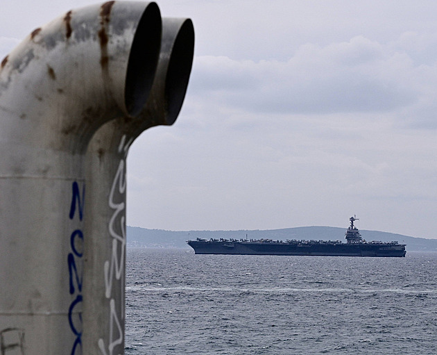 U Venezuely přituhuje. USA potopily další pašeráky a vyslaly největší letadlovou loď