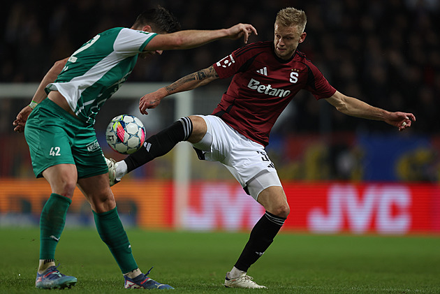ONLINE: Sparta - Bohemians 0:0, gól hostů odvolán. Tečovanou střelu chytá Reichl