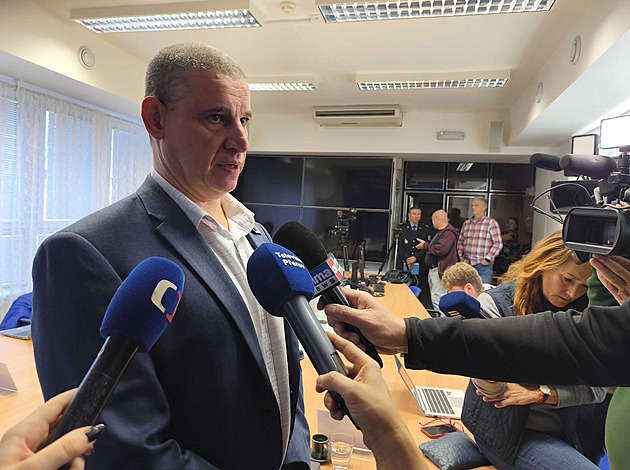 Vražda opilce a rodinného tyrana. Nevlastní syn útočil na oslavě nožem od dortu