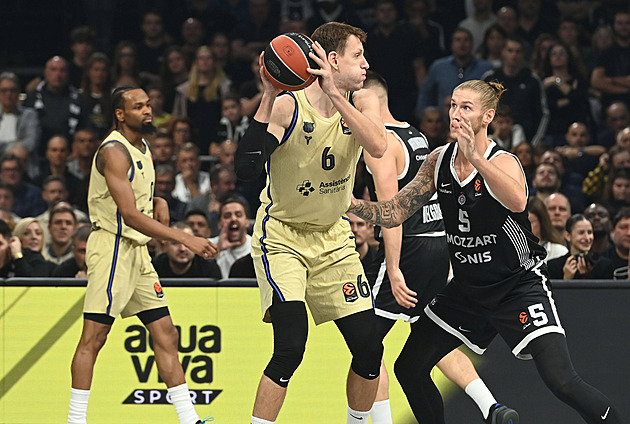 Stoprocentní střelec Veselý přispěl k obratu Barcelony, trefil i dvě trojky