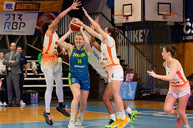 USK po debaklu od Bourges řádilo v lize, SBŠ Ostrava se udržela v čele