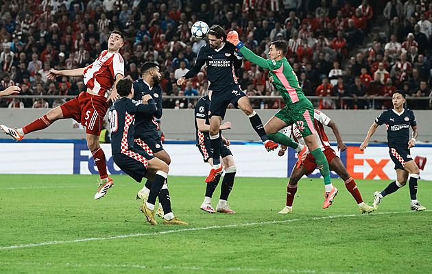 Liverpool zdolal Real, oslabený Bayern vyloupil PSG. Kovářovo PSV remizovalo