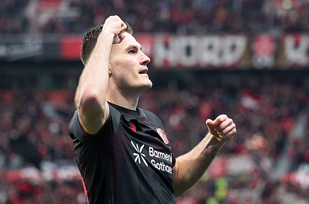 Schick nabírá formu, k debaklu přispěl dvěma góly. Coufal zapsal další asistenci