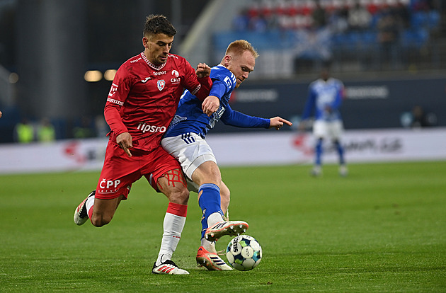 ONLINE: Olomouc - Pardubice 0:0, trefu hostujícího Botose maří ofsajd