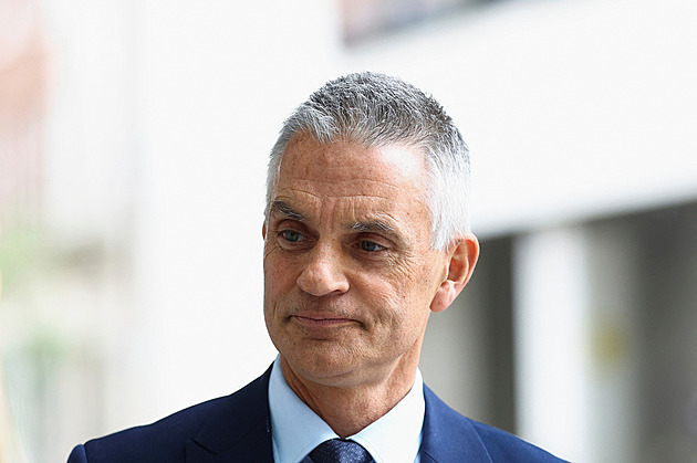 Šéf BBC rezignoval po kritice, že stanice upravila Trumpův projev před útokem na Kapitol