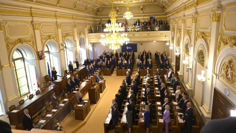 ON-LINE: Začíná druhá schůze Sněmovny. V plánu má vnitřní záležitosti i zpravodajské služby