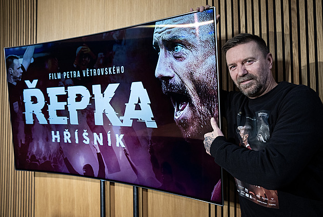 Zmizelé peníze z týmové kasy šly na pozitivní motivaci, zaznělo v Řepkově filmu