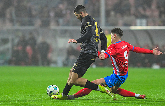 ONLINE: Zbrojovka - Hradec 0:3, v osmifinále poháru řádí Van Buren