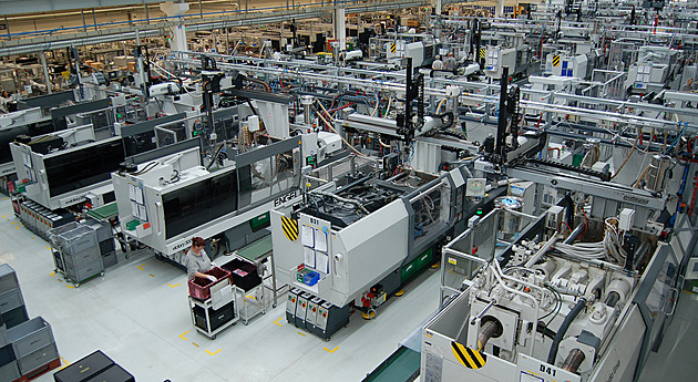 Nechte nám korunu. Firmy se eura bojí, víc je pálí obří papírování a drahé energie