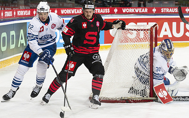 ONLINE: Po debaklu odplata? Kometa vede o dva góly, také Sparta drží náskok