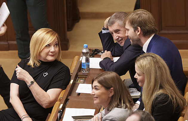 Poslanci začnou projednávat návrh rozpočtu se schodkem 286 miliard korun