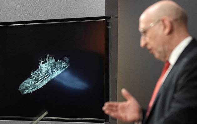 Ruská loď u Skotska ohrožuje piloty laserem. Zasáhneme, varují Britové Putina