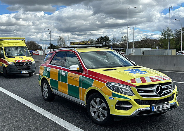 Při pokusech na základní škole došlo k explozi, dvě děti jsou popálené