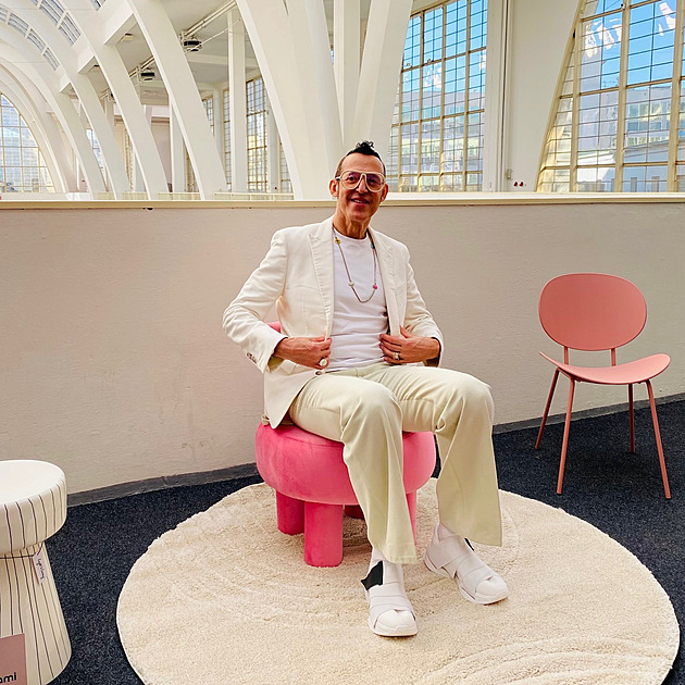 Proslulý designér Karim Rashid tvrdí, že 90 % věcí kolem nás je naprostý průšvih