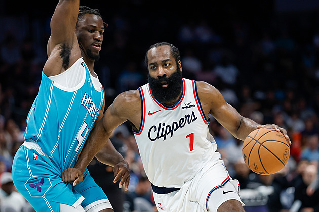 Harden řádil jako za starých časů. Bodovou explozí pozvedl bídné LA Clippers