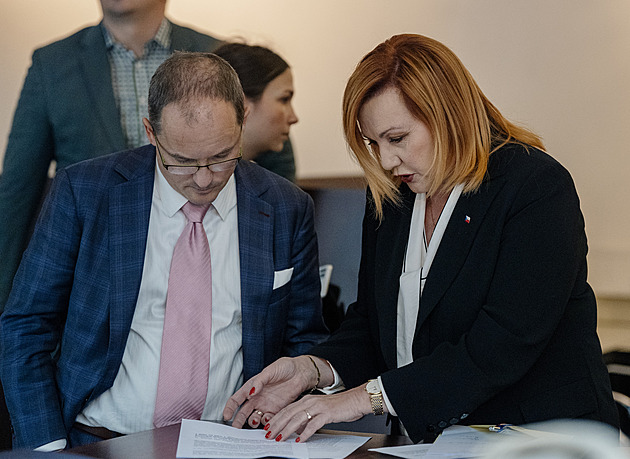 Poslanci projednají rozpočet. Nová koalice ho vrátí, tvrdí, že se nedá předělat