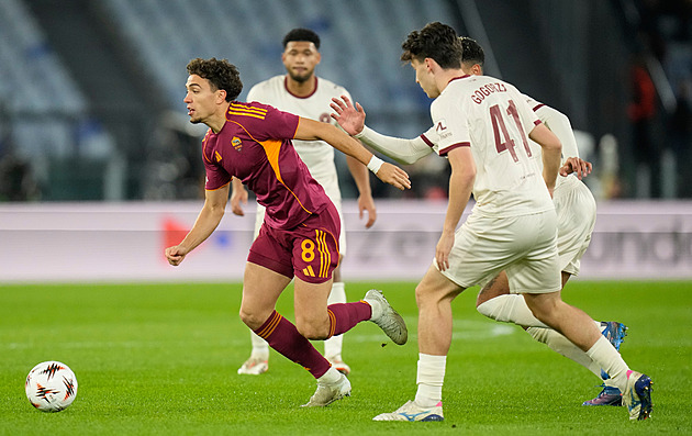 AS Řím ukončil vítězné tažení Midtjyllandu, Pavlenka chytil penaltu