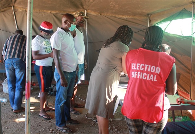 Už žádný Adolf Hitler. Namibijský politik se zbavil prostředního jména