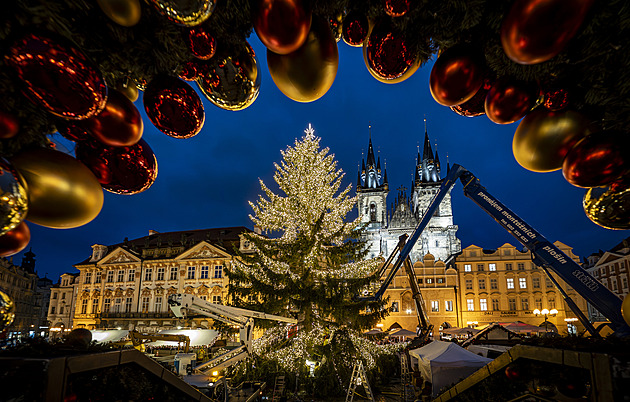 Ceny svařáku či trdelníku na největších trzích v Praze? Pod stovku nepůjdete