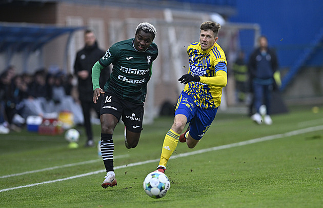 ONLINE: Zlín - Karviná 0:2, dva góly za tři minuty. Po Krčíkovi se trefil Samko