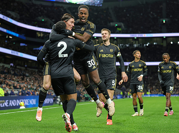 ONLINE: Fulham v úvodu šokoval Spurs, City zvládlo drama. Slaví také Sunderland