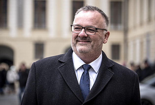 Bednárik omlouval na Hradě svou češtinu, mluví jí měsíc. Zažádá i o občanství