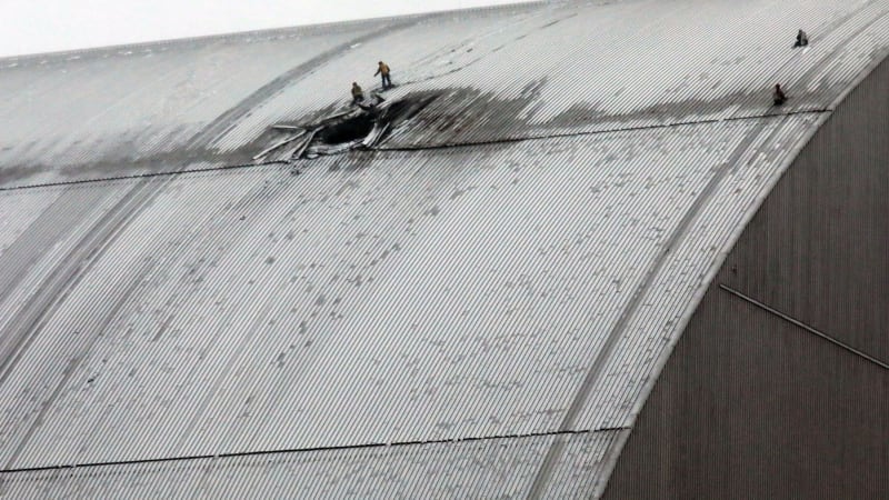 V Černobylu hrozí únik radioaktivity: Experti zjistili, že ruský dron vážně poškodil sarkofág