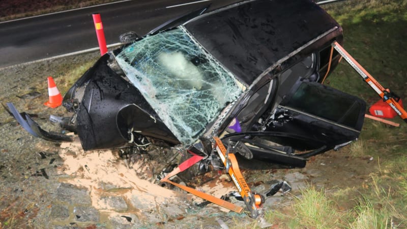 Řidič vjel na Českobudějovicku do protisměru a narazil do betonového mostku. Na místě zemřel