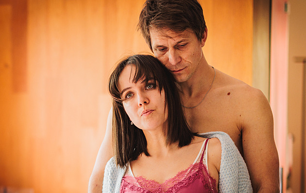 Jarní Nova uvede krimi Buldok z Poděbrad, Oneplay Straku i příběh Monyové