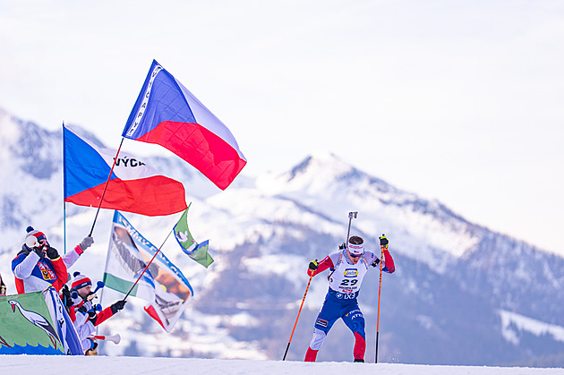 Biatlon ONLINE: Stíhací závod mužů v Hochfilzenu. Jak si vedou Češi?