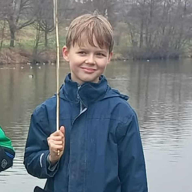 Pohřešovaného chlapce hledají v obci na Zlínsku drony, vrtulník vzlétnout nemohl