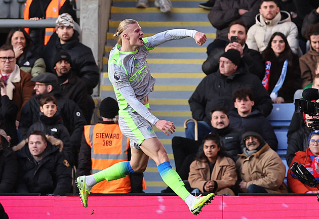 ONLINE: Haaland opět skóruje, West Ham bojuje s Aston Villou, Tottenham prohrává
