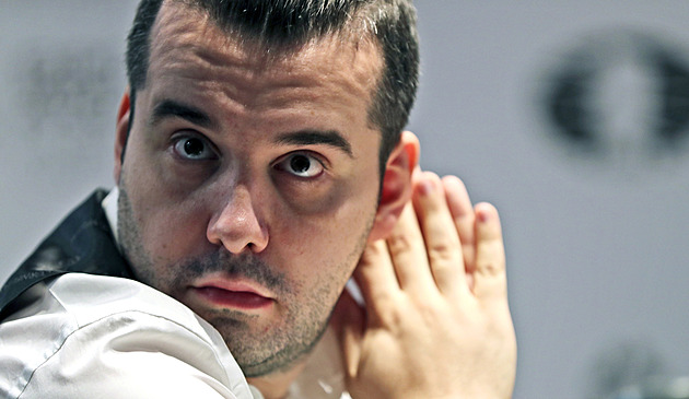 Ustupují i šachisté. Ruské týmy se vrací zpět do hry, mládež i s vlajkou a hymnou