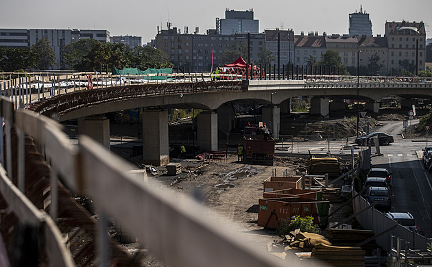 Přestavba trati mezi Prahou a Kladnem dostala zelenou, práce začnou příští rok
