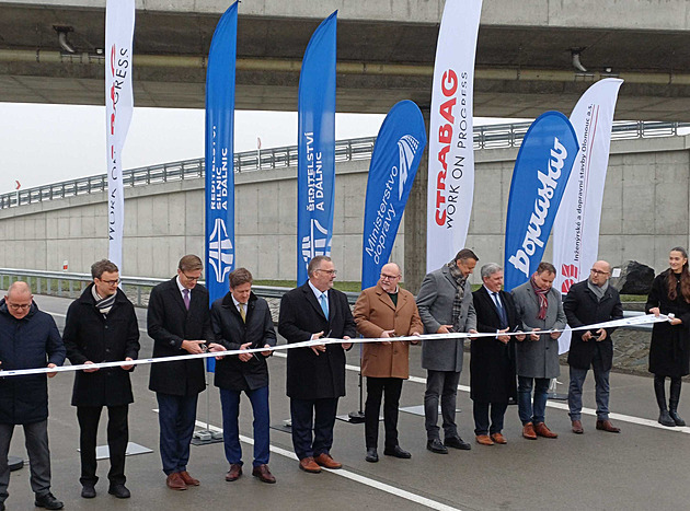 Hotovo po téměř šedesáti letech. Poslední úsek D1 u Přerova je v provozu